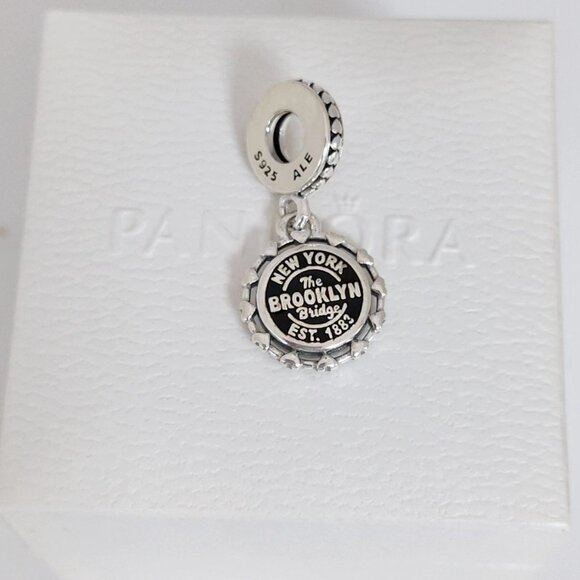 Pandora NEW YORK The BROOKLYN Bridge EST 1883 Exclusive Dangle Charm with box - Picture 6 of 6